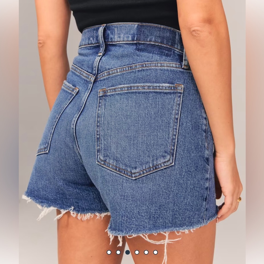 Abercrombie & Fitch 4” high rise mom short - Picture 2 of 5